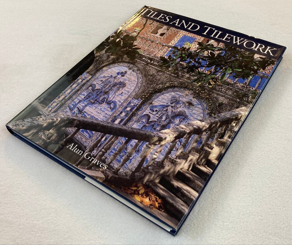 Tiles and Tilework Alun Graves V&A Museum Book DJ ISBN 9781851773459 Vintage